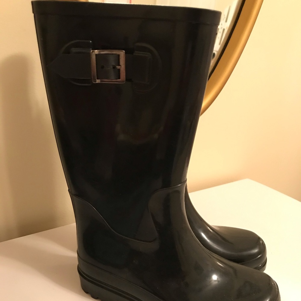 Black Rain Boot - size 6